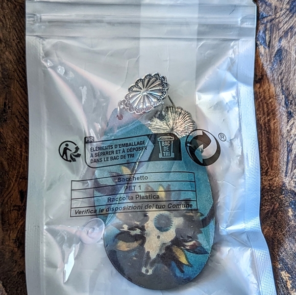 2/$12 NWT Boho Western Blue Bull Post Earrings - Picture 6 of 7